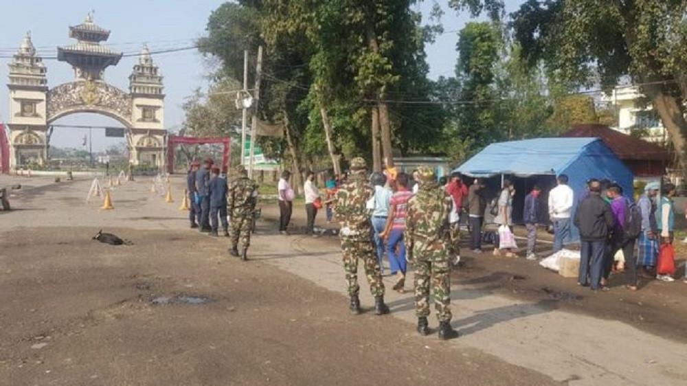वीरगञ्ज नाकाबाट दुई सय ६० जनाको उद्धार